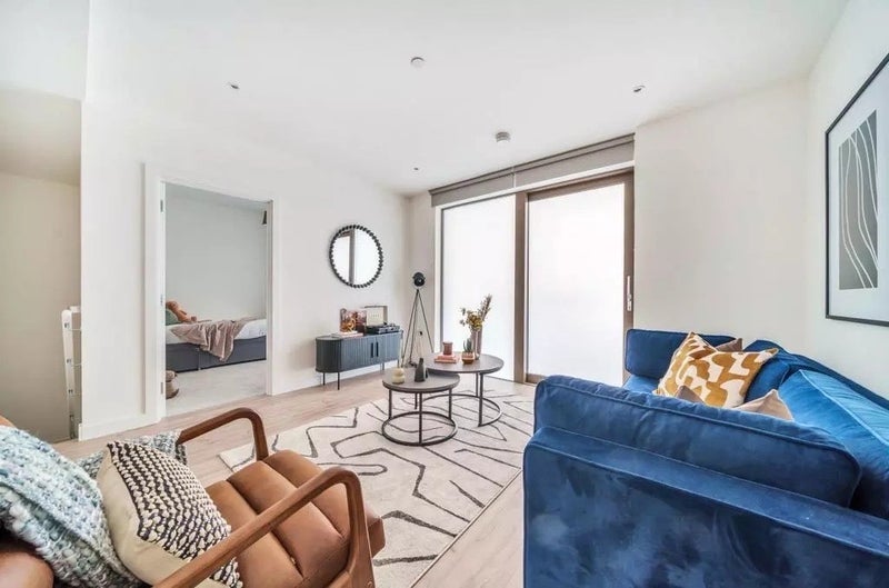 Room Cody Road in Greater London