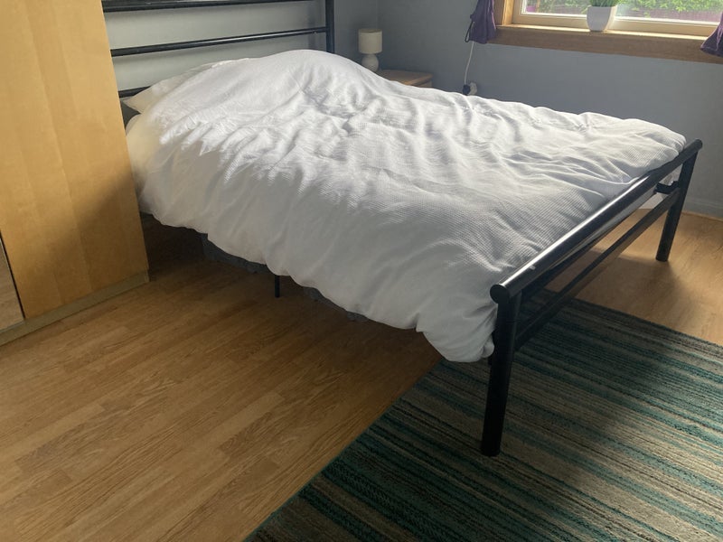 Room Parkhead Avenue in City of Edinburgh