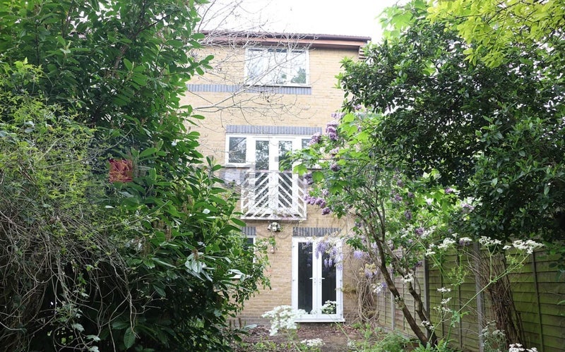 Room Finsbury Park Avenue in Greater London