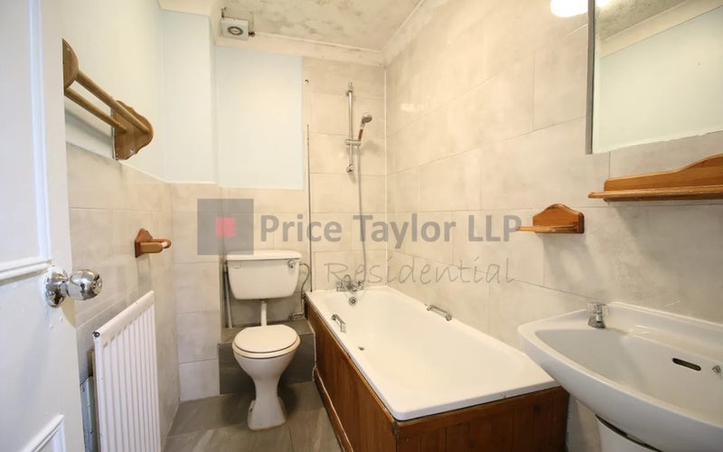 Room Finsbury Park Avenue in Greater London