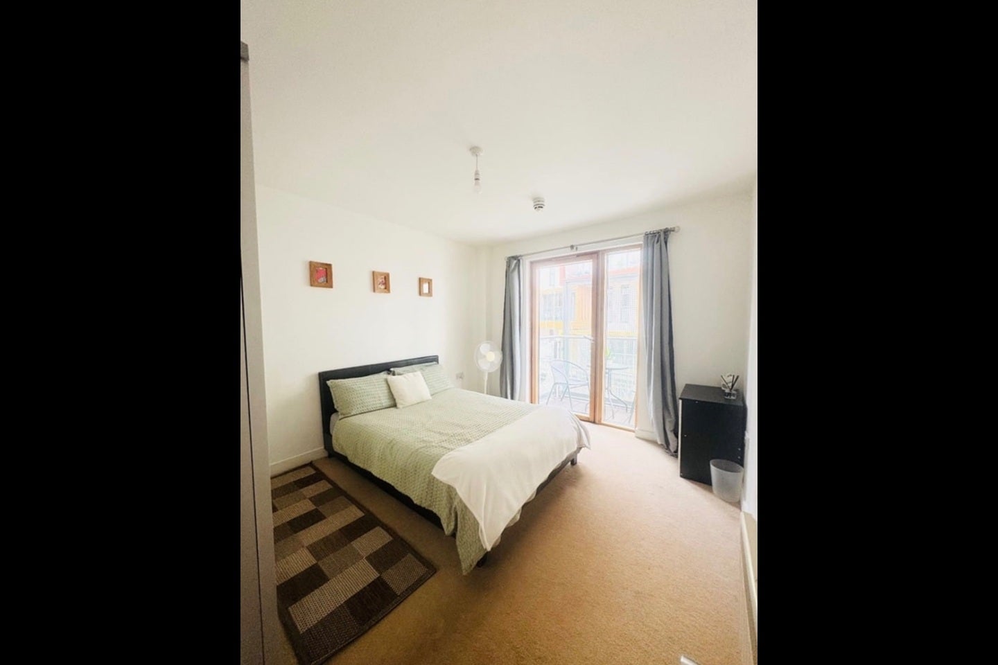 Flat Crampton Street in Greater London