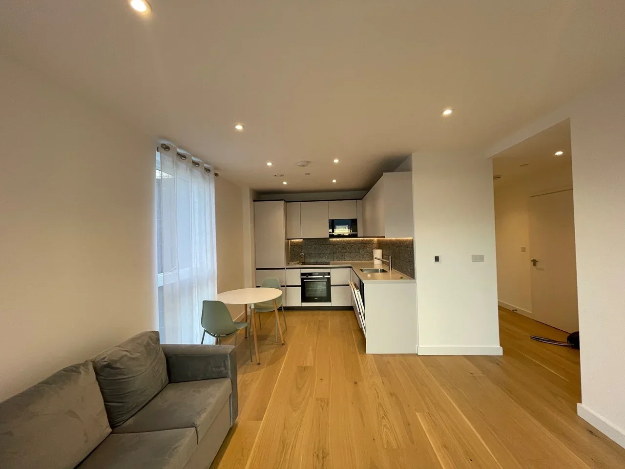 Flat Gordon Road in Greater London
