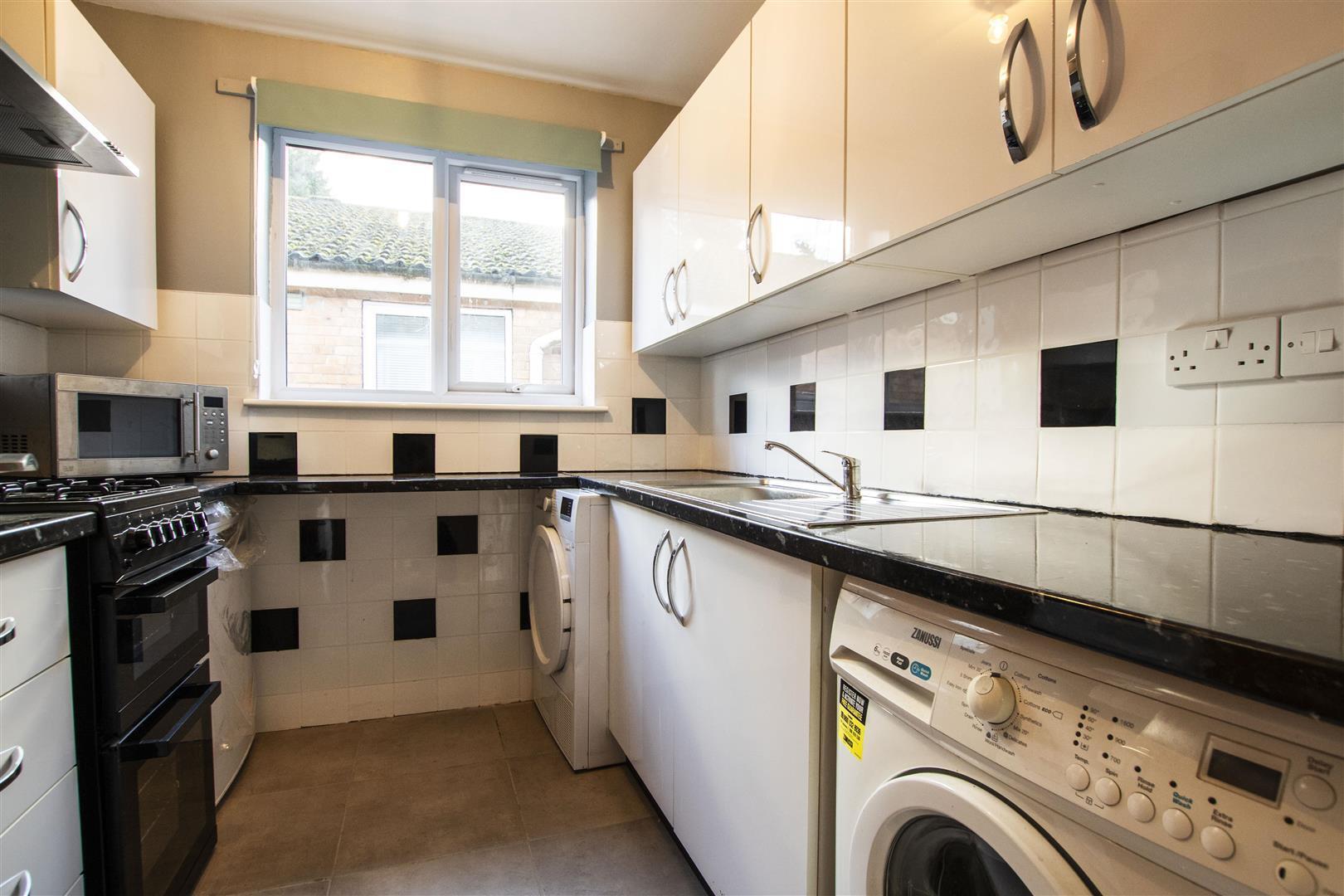 Flat Wellman Croft in Birmingham