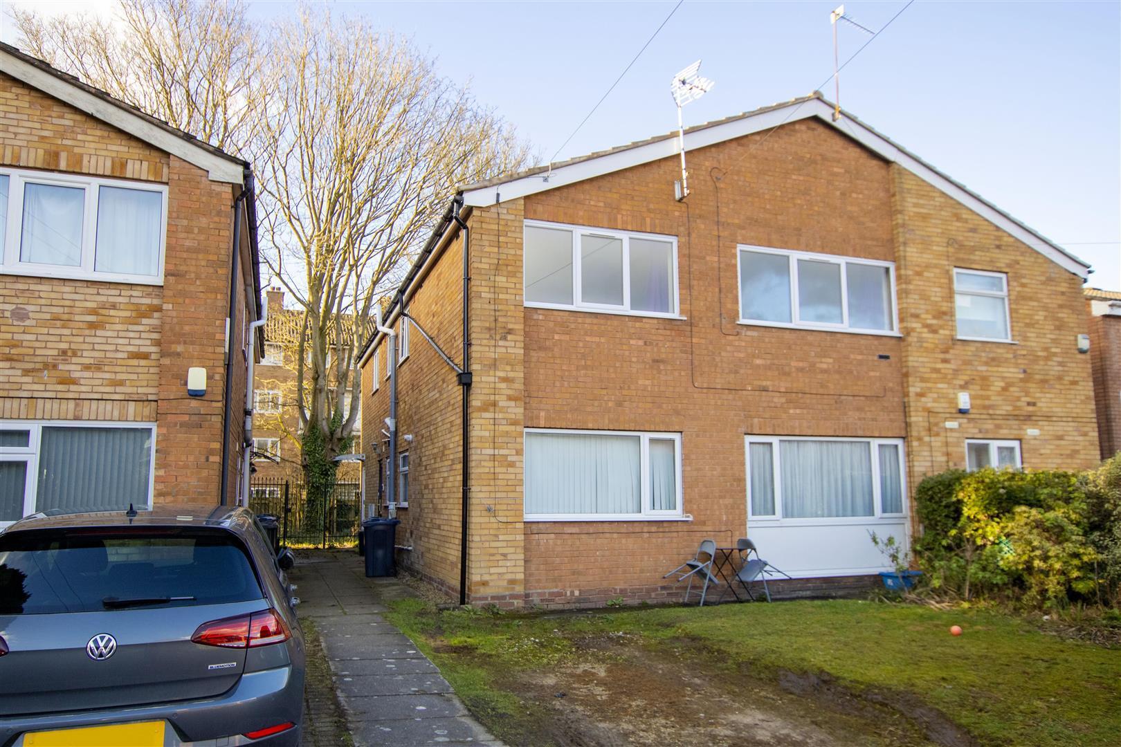 Flat Wellman Croft in Birmingham
