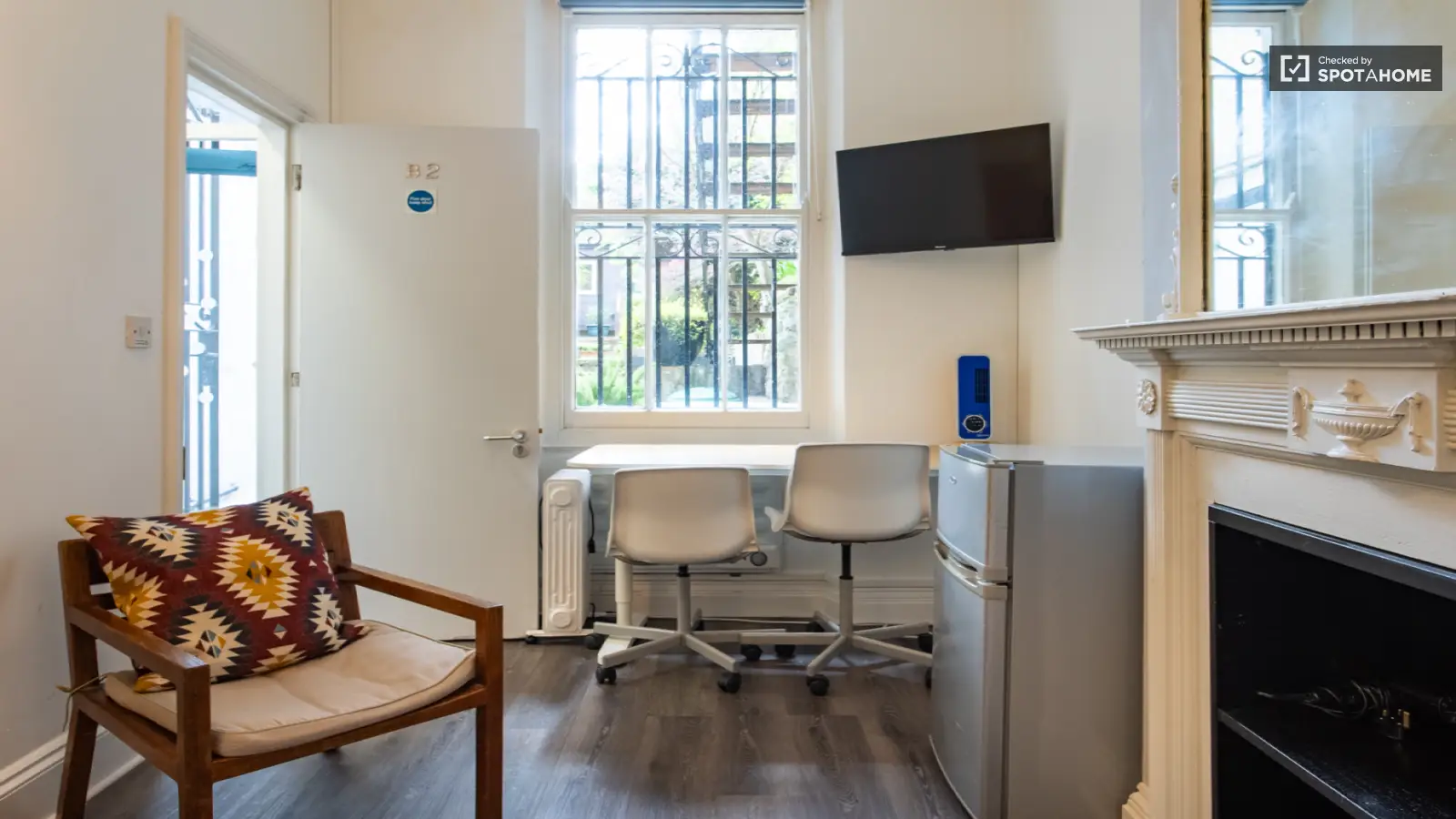 Room Barkston Gardens in Greater London