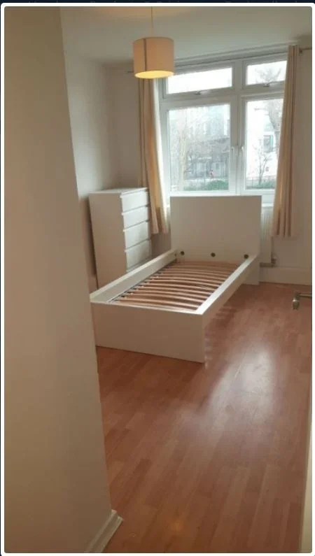 Flat Strathdon Drive in Greater London