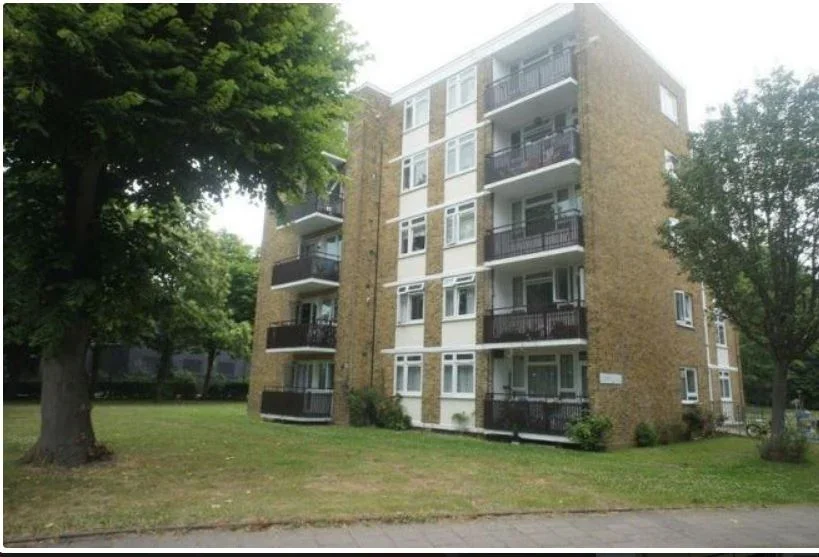 Flat Strathdon Drive in Greater London