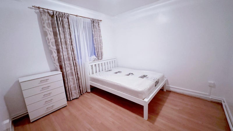Room Stoford Close in Greater London