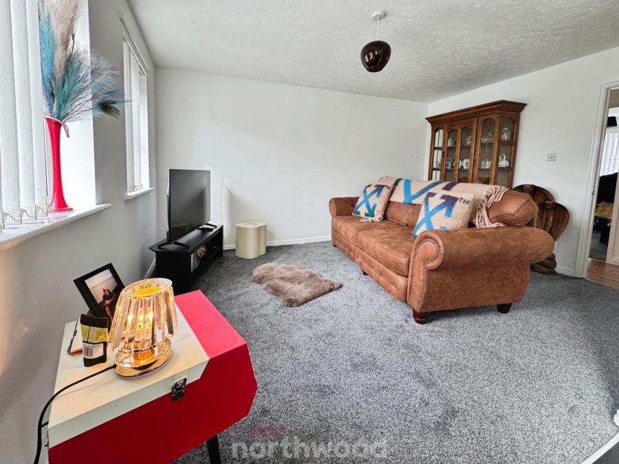 Flat Dunstan Drive in Doncaster