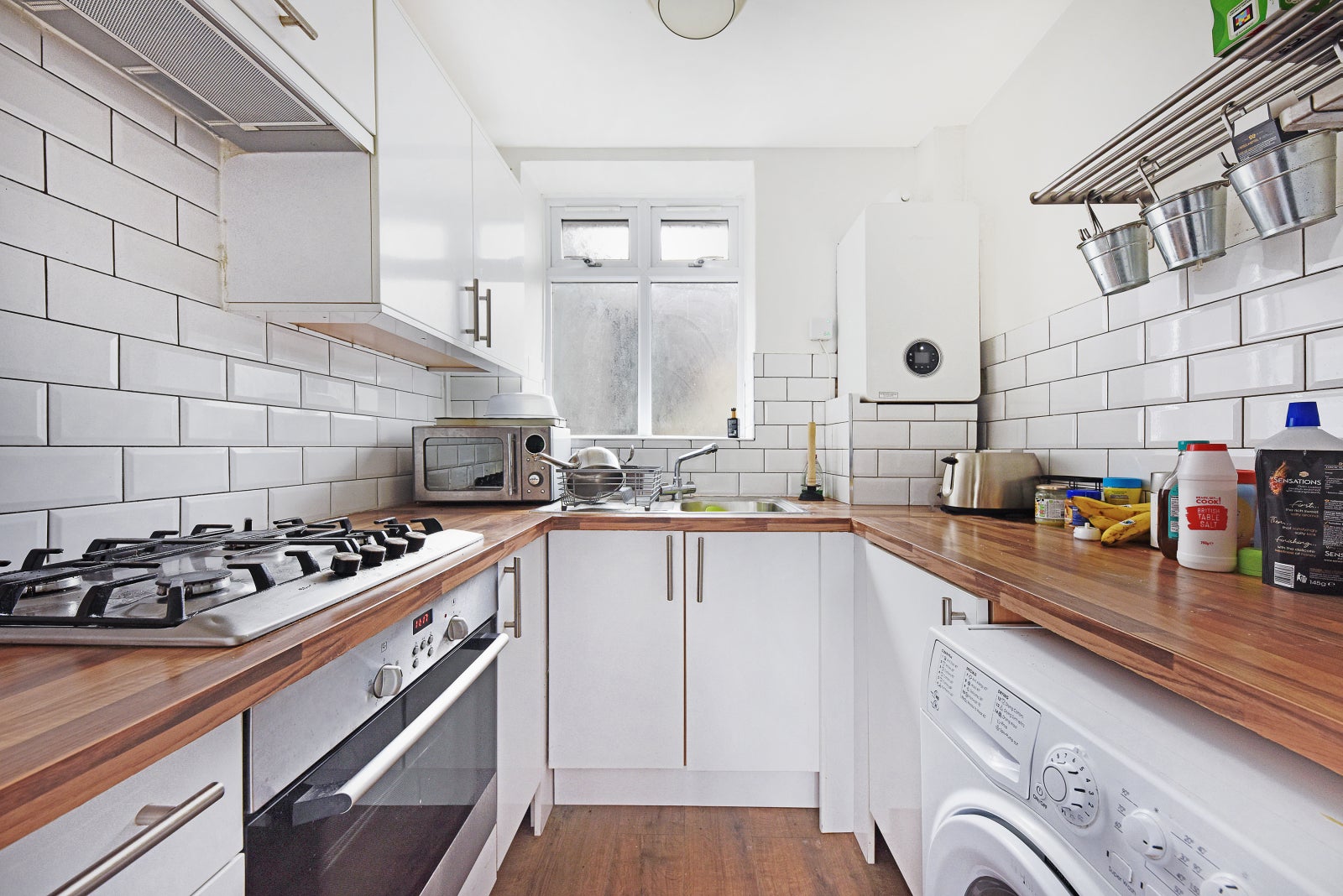Flat Bevenden Street in Greater London