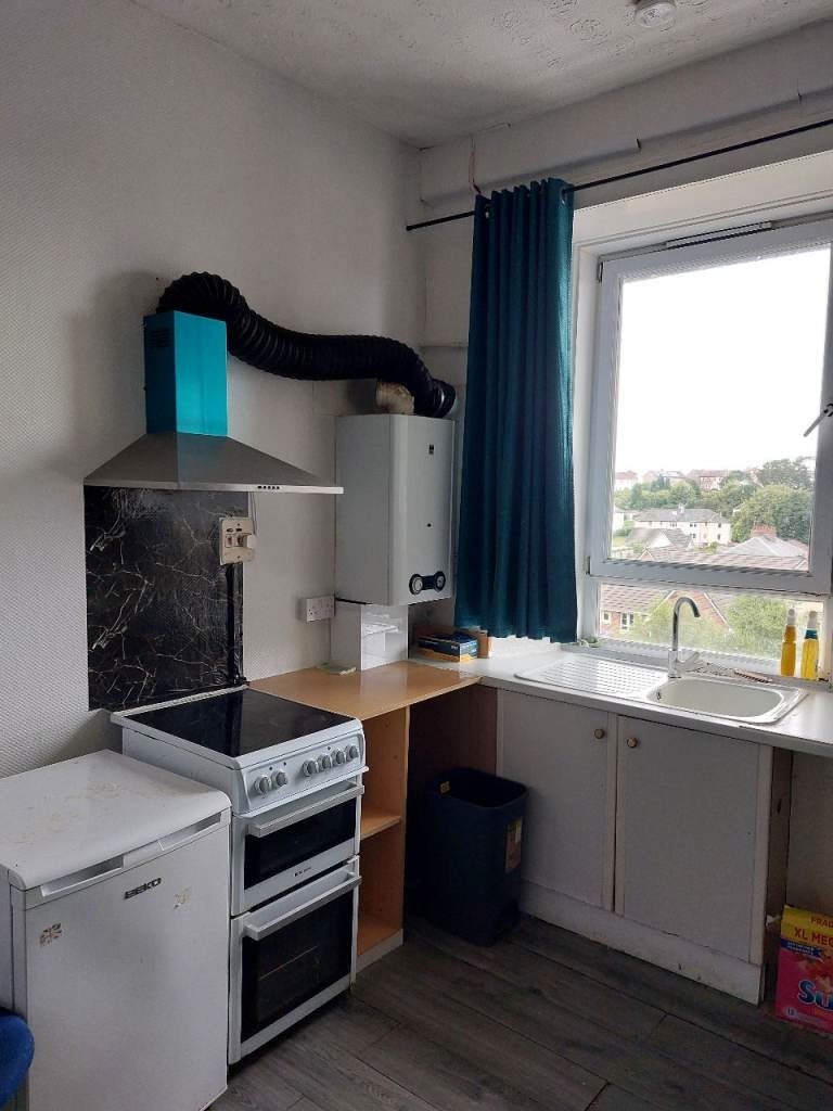 Flat Kilbowie Road in Clydebank