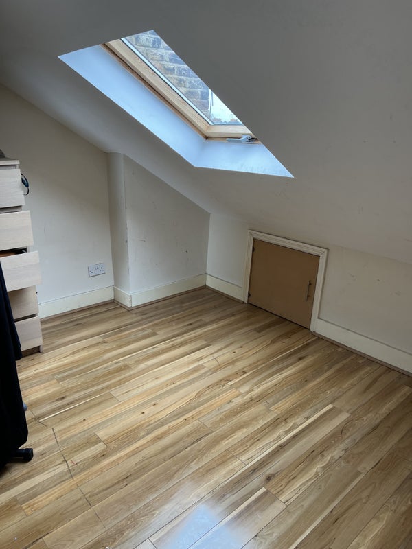 Room The Crescent in Greater London