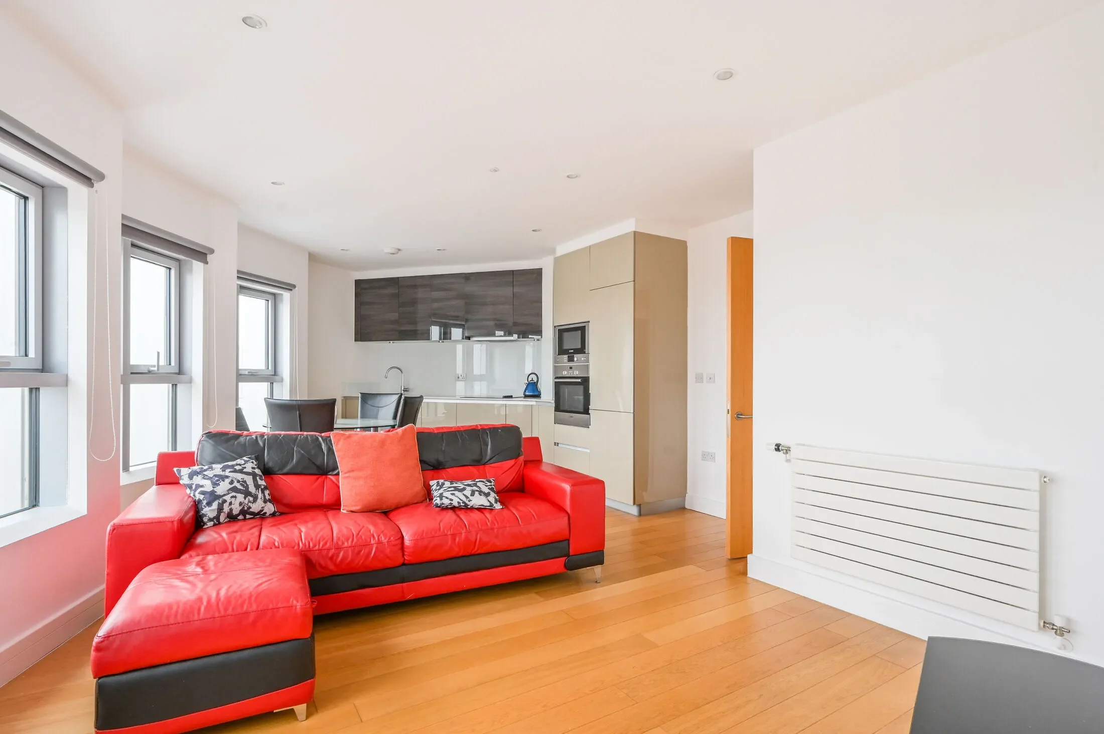 Flat Barking Road in Greater London