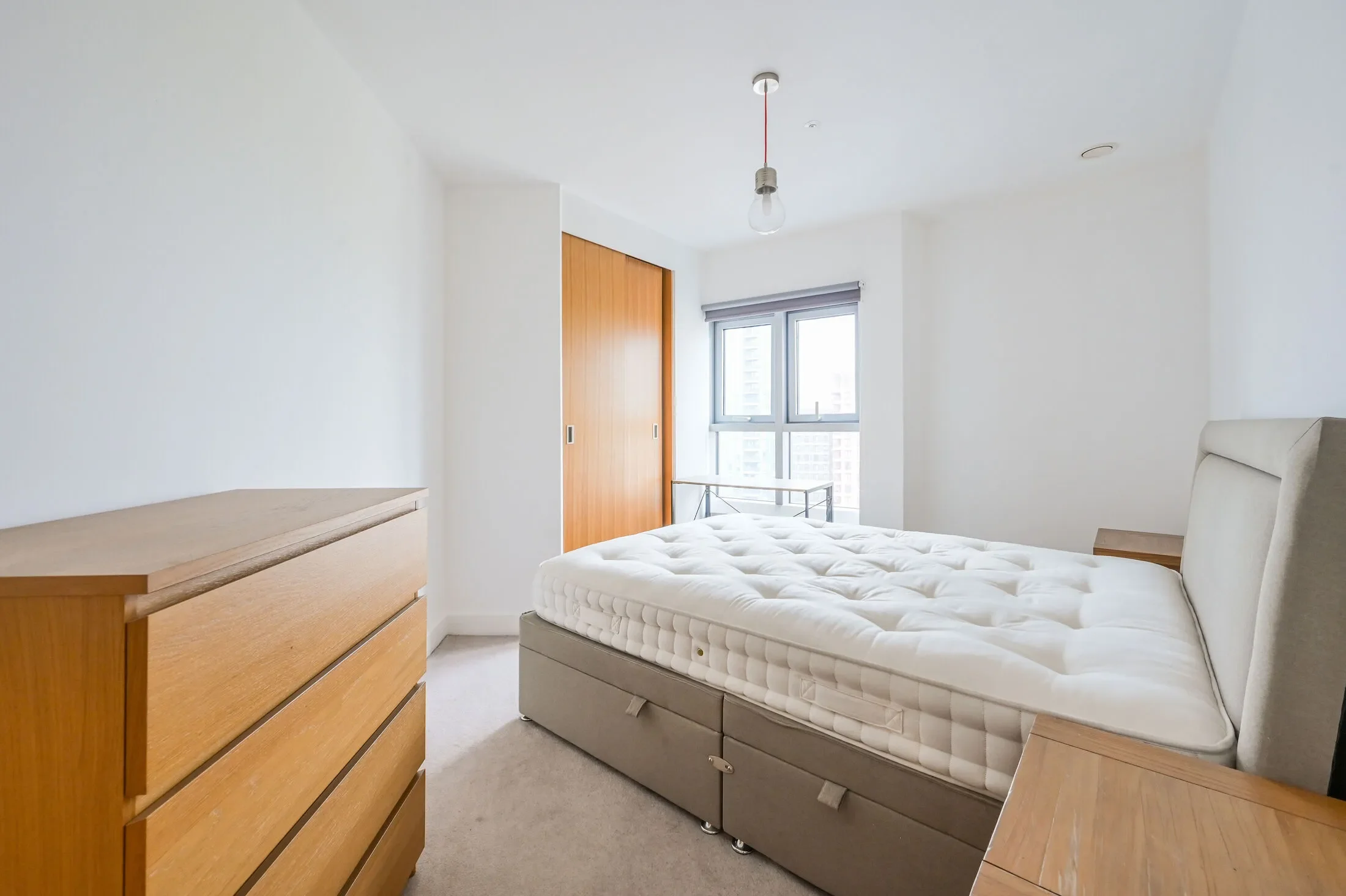 Flat Barking Road in Greater London