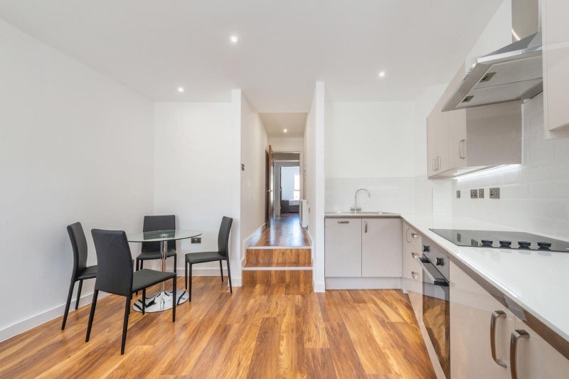 Room Southampton Way in Greater London
