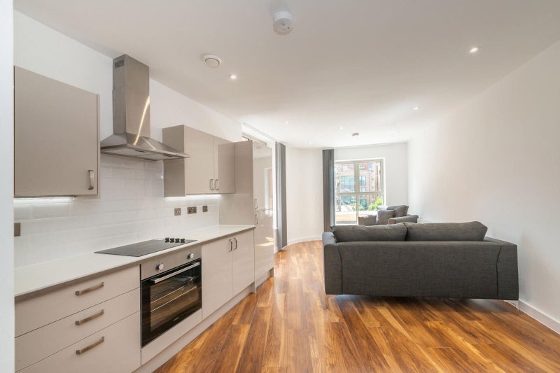 Room Southampton Way in Greater London