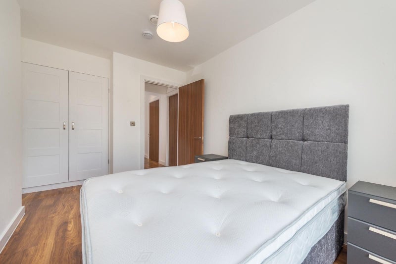 Room Southampton Way in Greater London