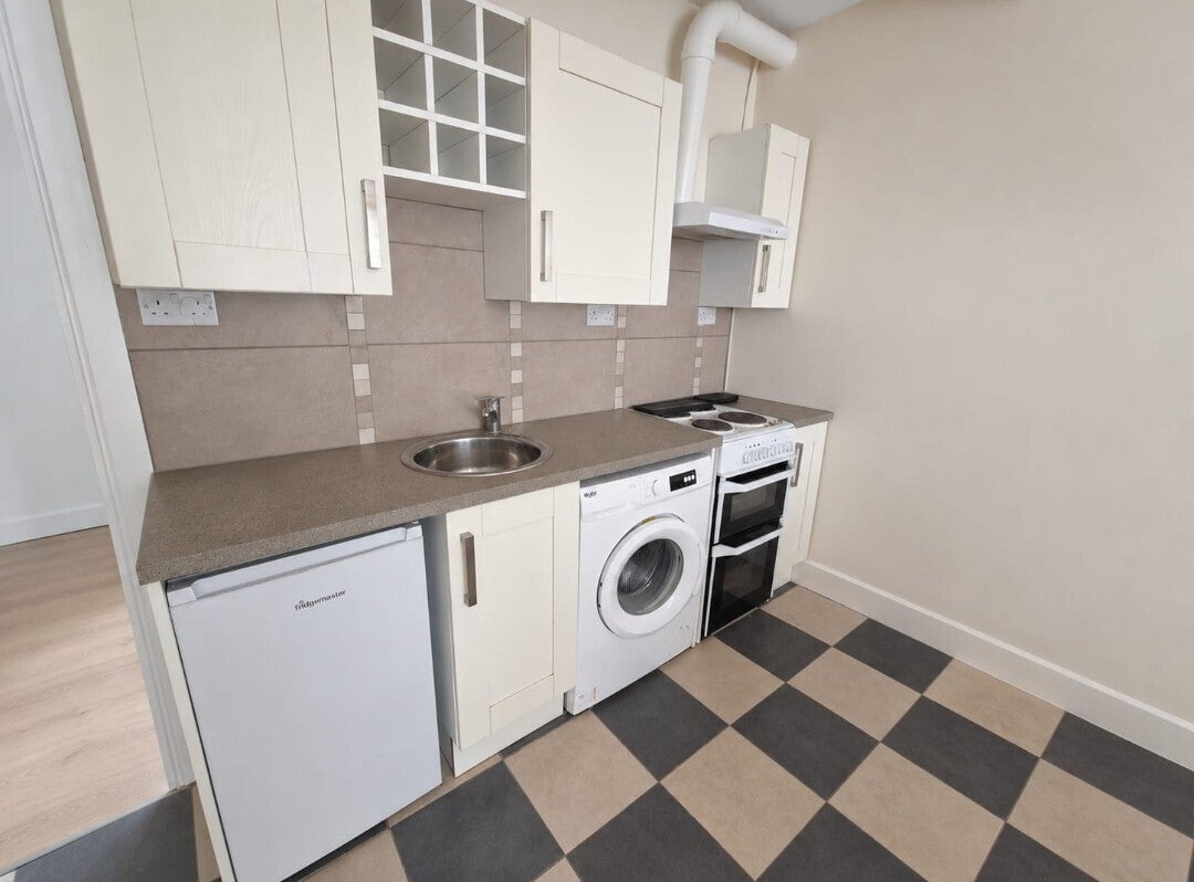 Flat Granville Road in St Albans