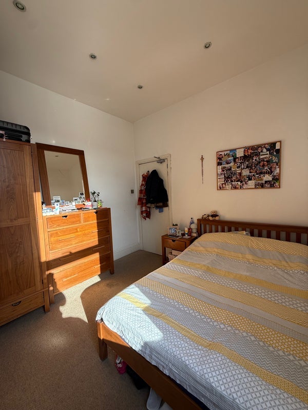 Room Dawes Road in Greater London