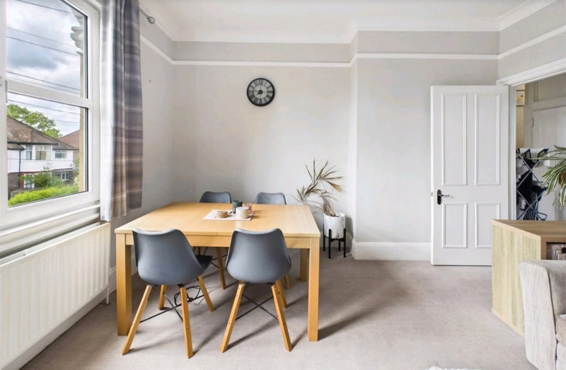 Room Guildersfield Road in Greater London