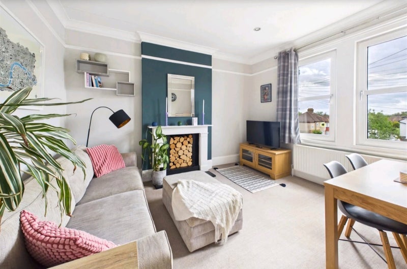 Room Guildersfield Road in Greater London