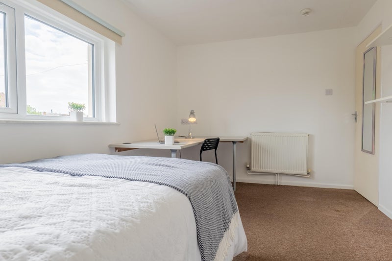 Room Filton Avenue in Bristol