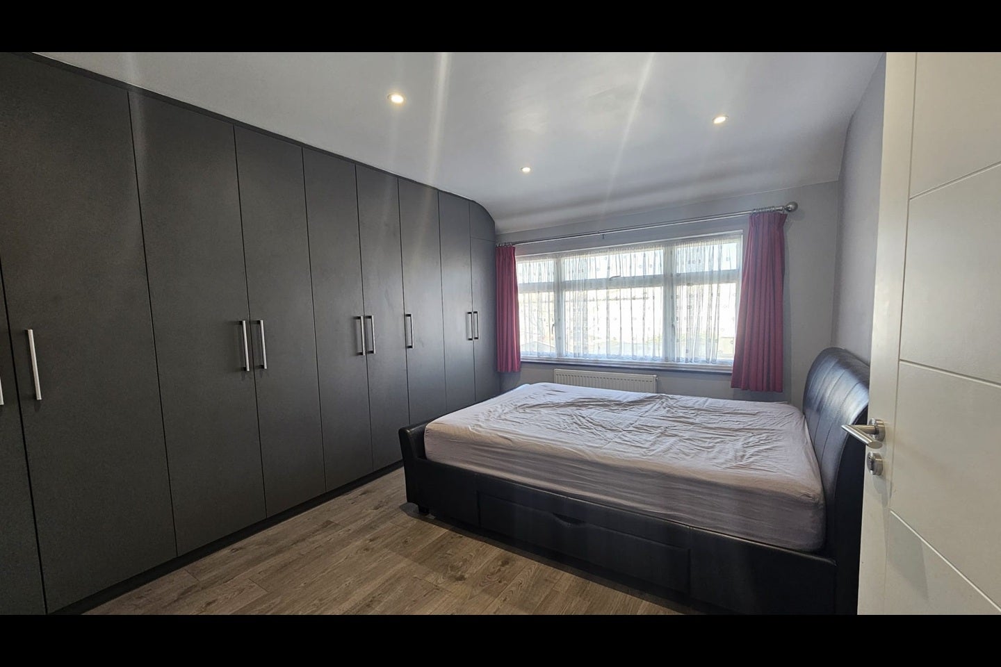 House Ballards Road in Greater London