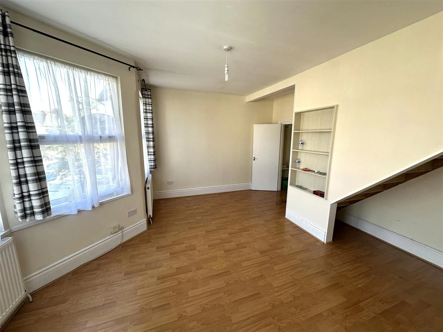 Flat Belmont Avenue in Greater London