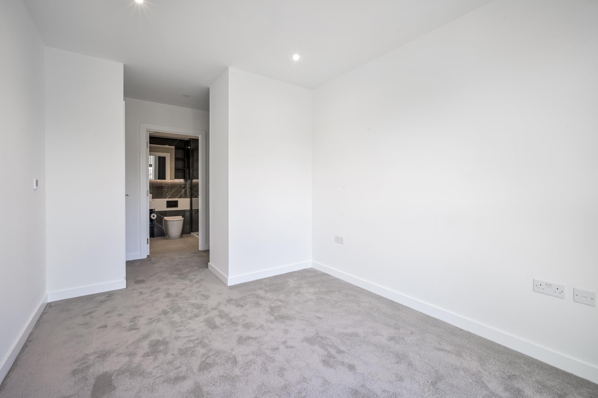 Flat Seven Sisters Road in Greater London