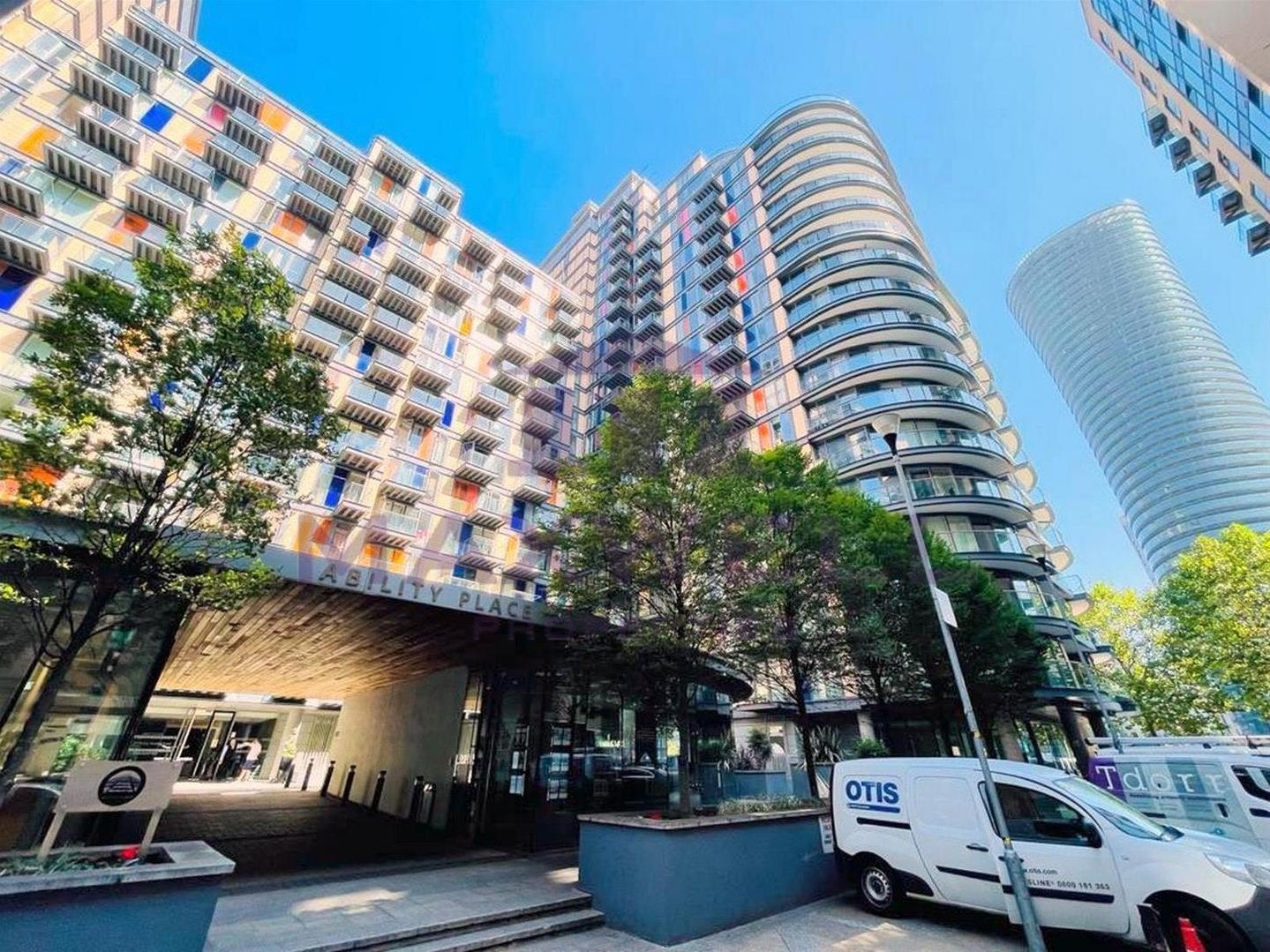 Flat Millharbour in Greater London