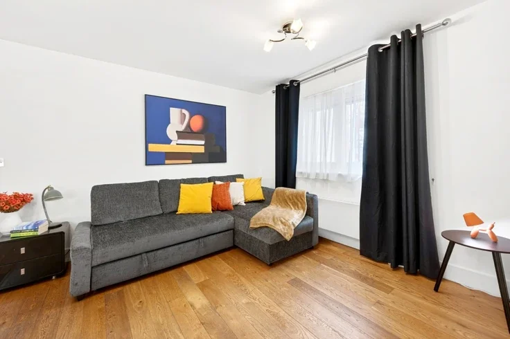 Flat Shaftesbury Avenue in Greater London