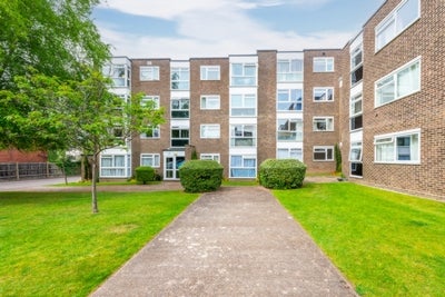 Flat Belmont Hill in Greater London