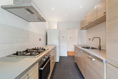 Flat Belmont Hill in Greater London