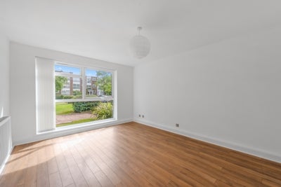 Flat Belmont Hill in Greater London