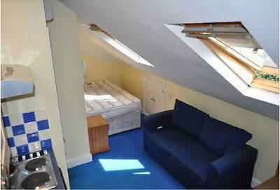 Flat Heyford Avenue in Greater London
