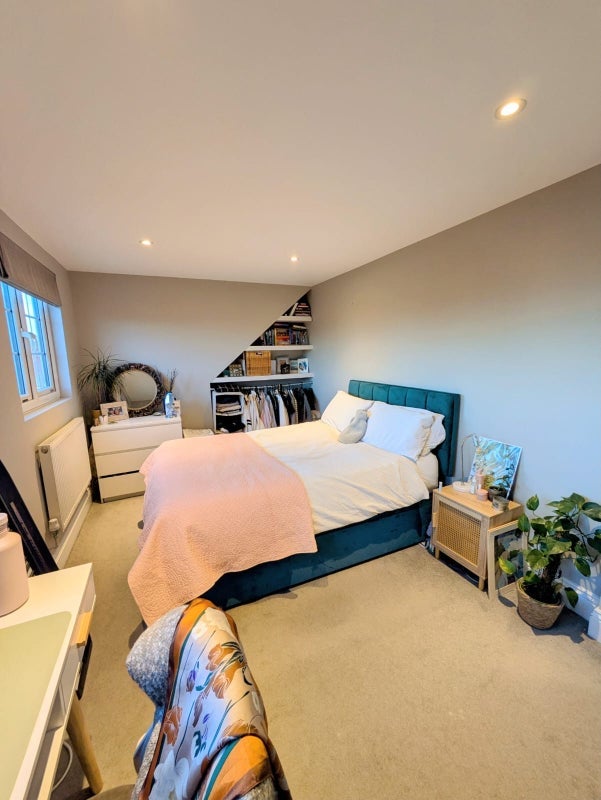 Room Gunners Road in Greater London