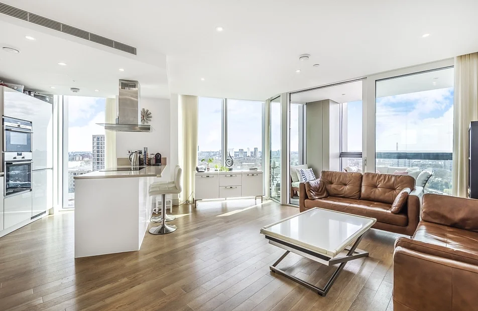 Flat Surrey Quays Road in Greater London