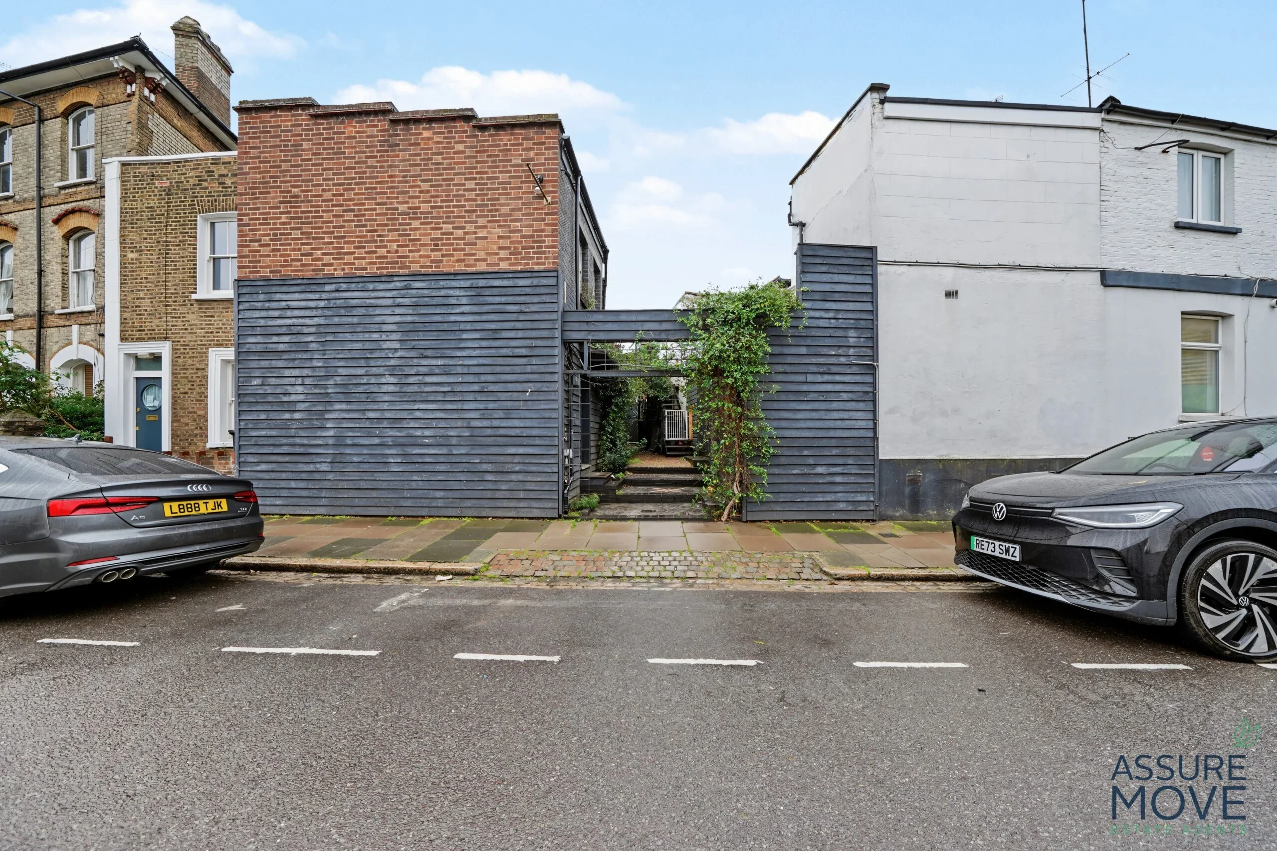 Flat Park Road in Greater London