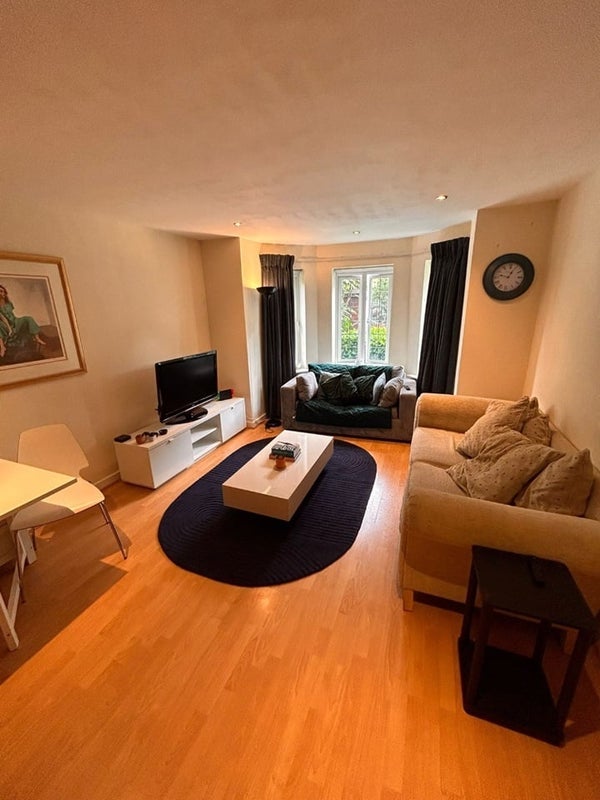 Room Nell Lane in Manchester