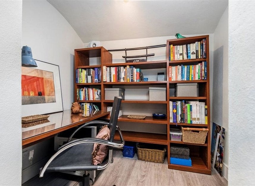 Flat Collingham Gardens in Greater London