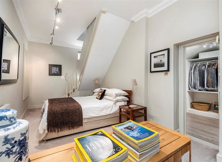 Flat Collingham Gardens in Greater London