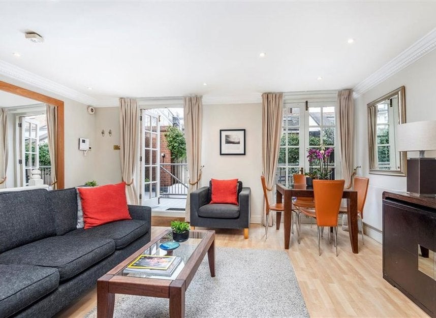 Flat Collingham Gardens in Greater London