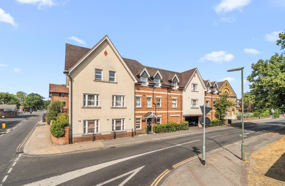 Flat Station Road in Borough of Runnymede