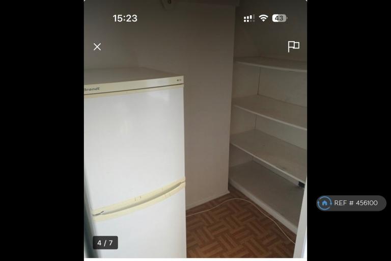 Room Green Lane in Greater London