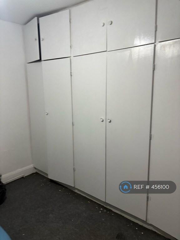 Room Green Lane in Greater London