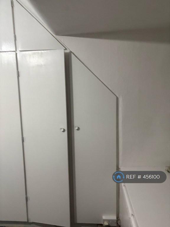 Room Green Lane in Greater London