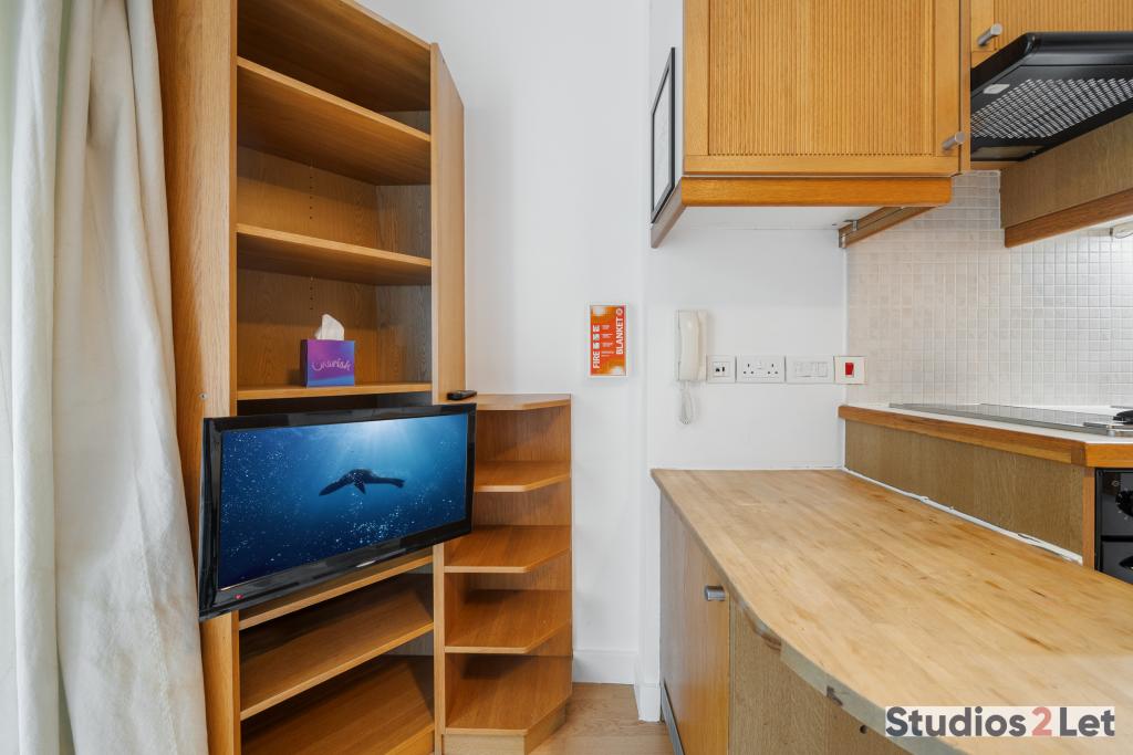 Flat Cartwright Gardens in Greater London