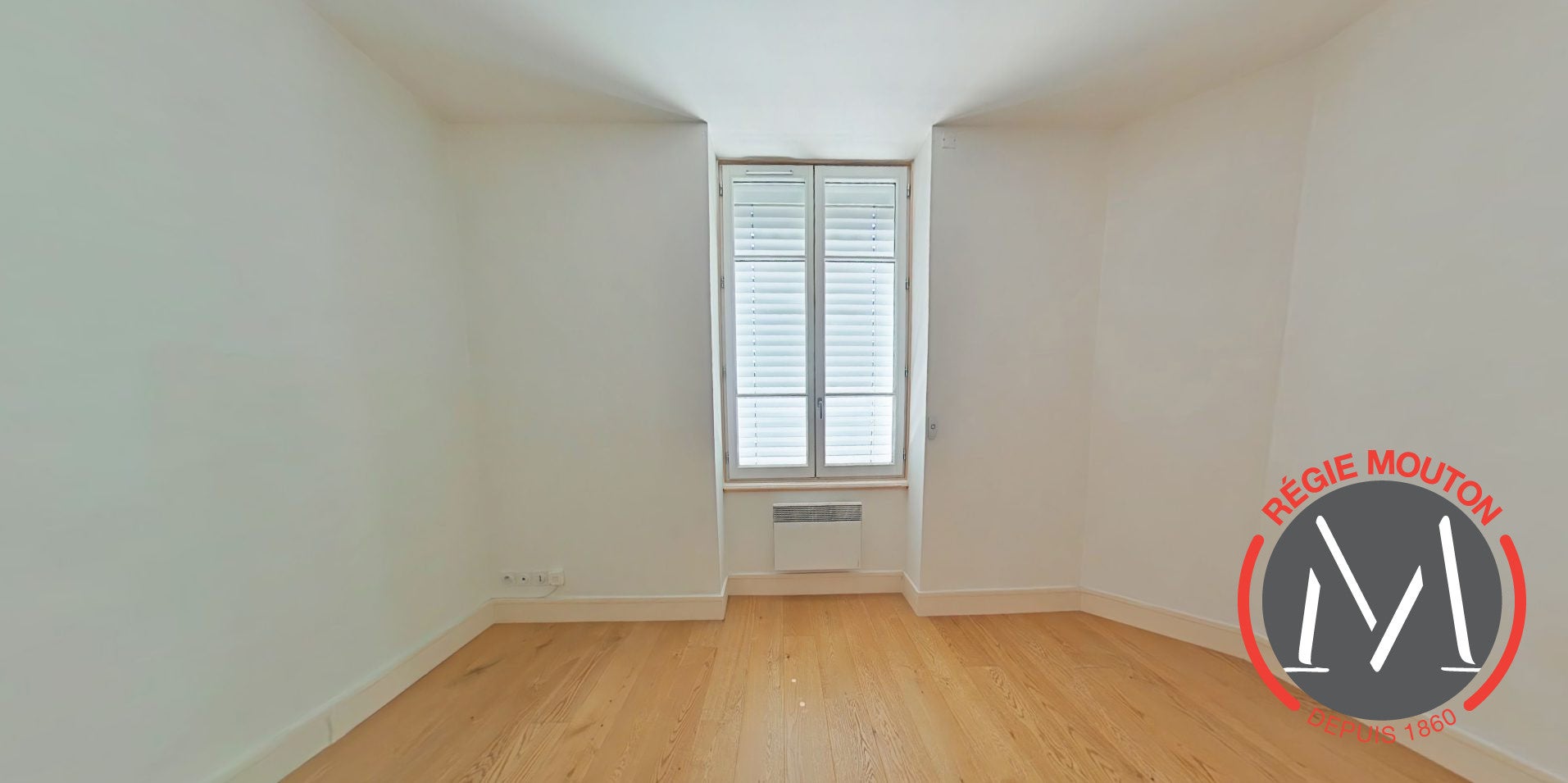 Flat Avenue des Frères Lumière in Lyon