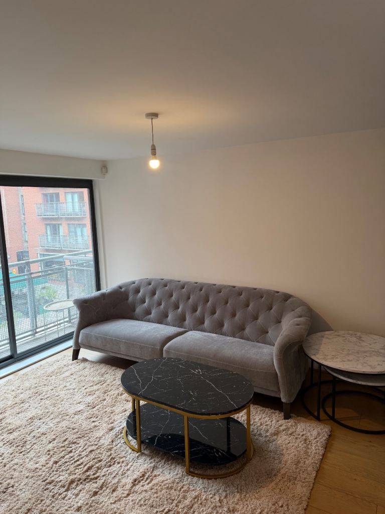 Flat Wolstenholme Square in Liverpool