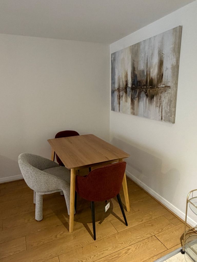 Flat Wolstenholme Square in Liverpool
